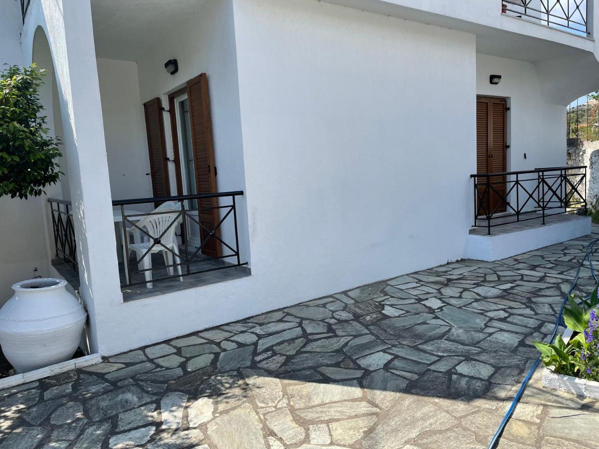 Karagiozos Studios & Apartments Skopelos stad Exteriör bild