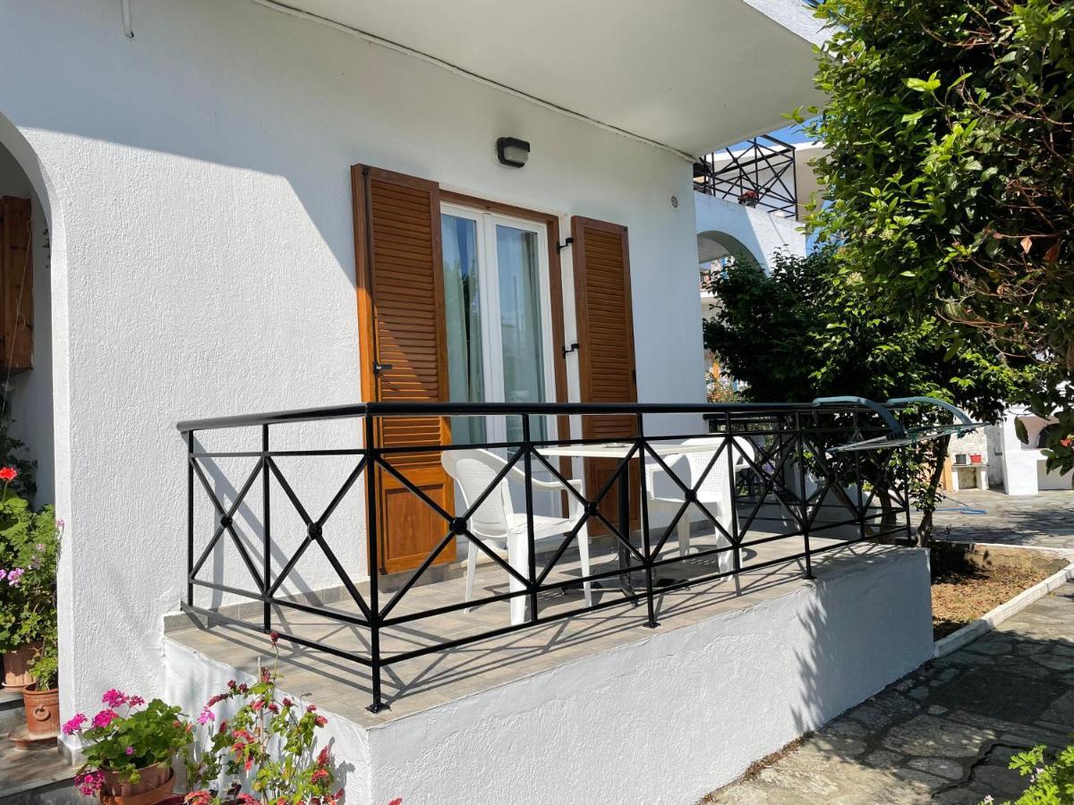 Karagiozos Studios & Apartments Skopelos stad Exteriör bild