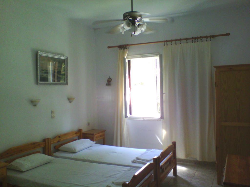 Karagiozos Studios & Apartments Skopelos stad Rum bild