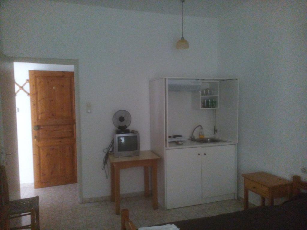 Karagiozos Studios & Apartments Skopelos stad Exteriör bild